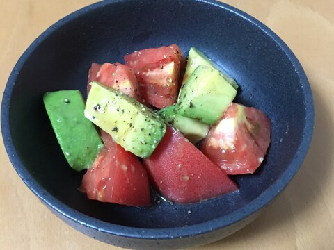 アボカドとトマトのレモン酢サラダ♪